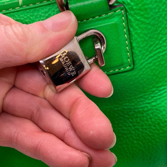 Loewe Green Limited Edition leather bag with handles - Picture 16 of 17